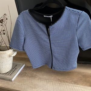 Zara zip up cropped top size medium blue printed